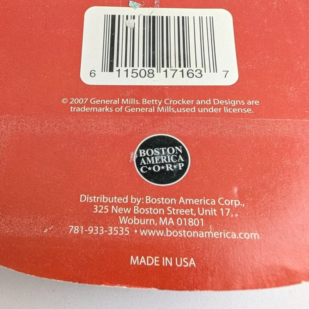 Betty Crocker Whipped Chocolate Frosting Lip Balm Boston America Corp. SEALED